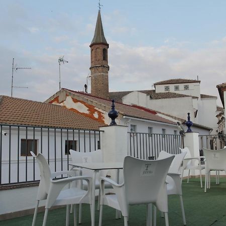 Hospedium Dlj Hostal Tematico Desde La Juderia Arjona エクステリア 写真