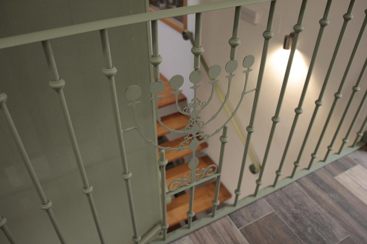 Hospedium Dlj Hostal Tematico Desde La Juderia Arjona エクステリア 写真