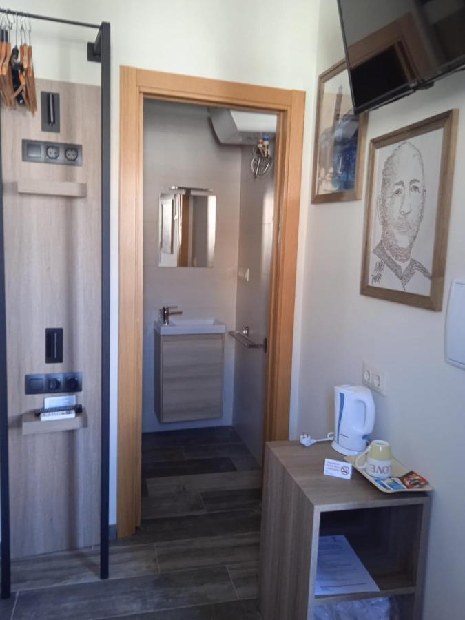 Hospedium Dlj Hostal Tematico Desde La Juderia Arjona エクステリア 写真