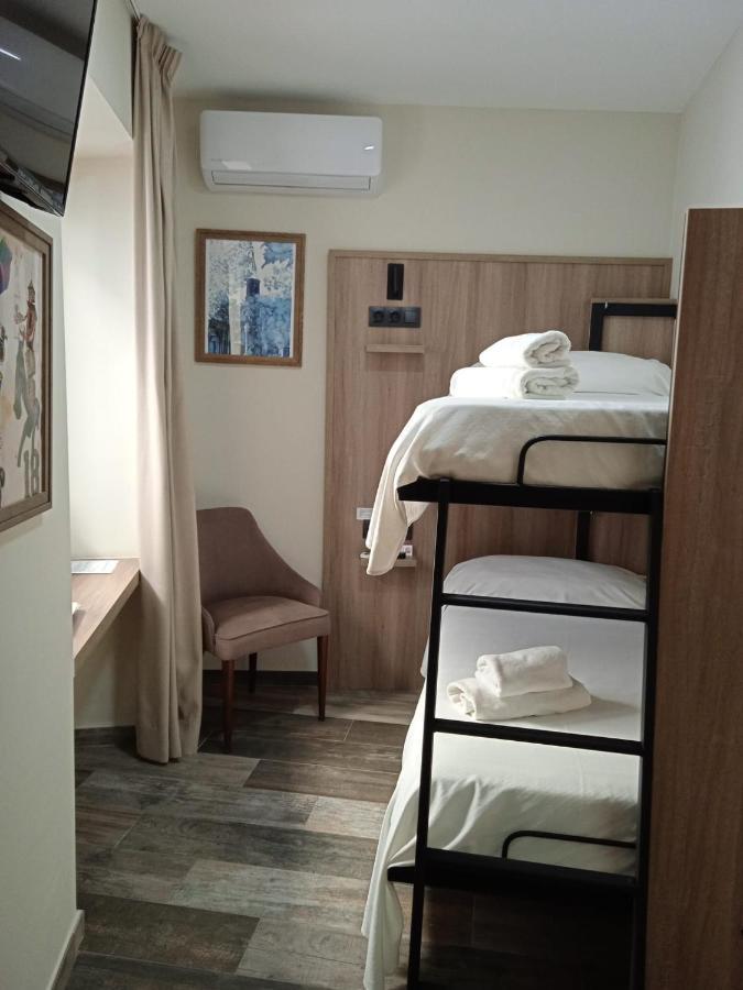 Hospedium Dlj Hostal Tematico Desde La Juderia Arjona エクステリア 写真