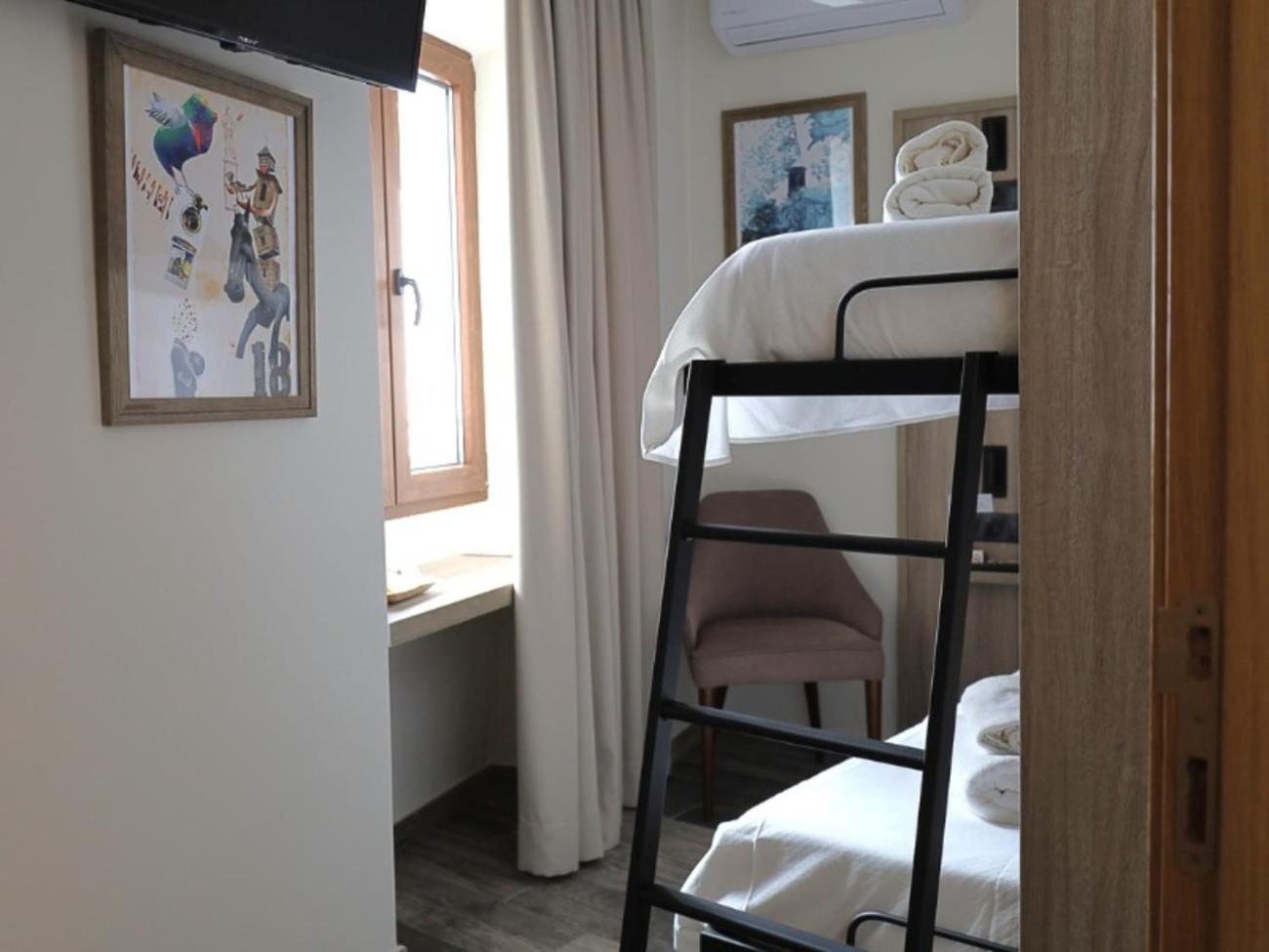 Hospedium Dlj Hostal Tematico Desde La Juderia Arjona エクステリア 写真