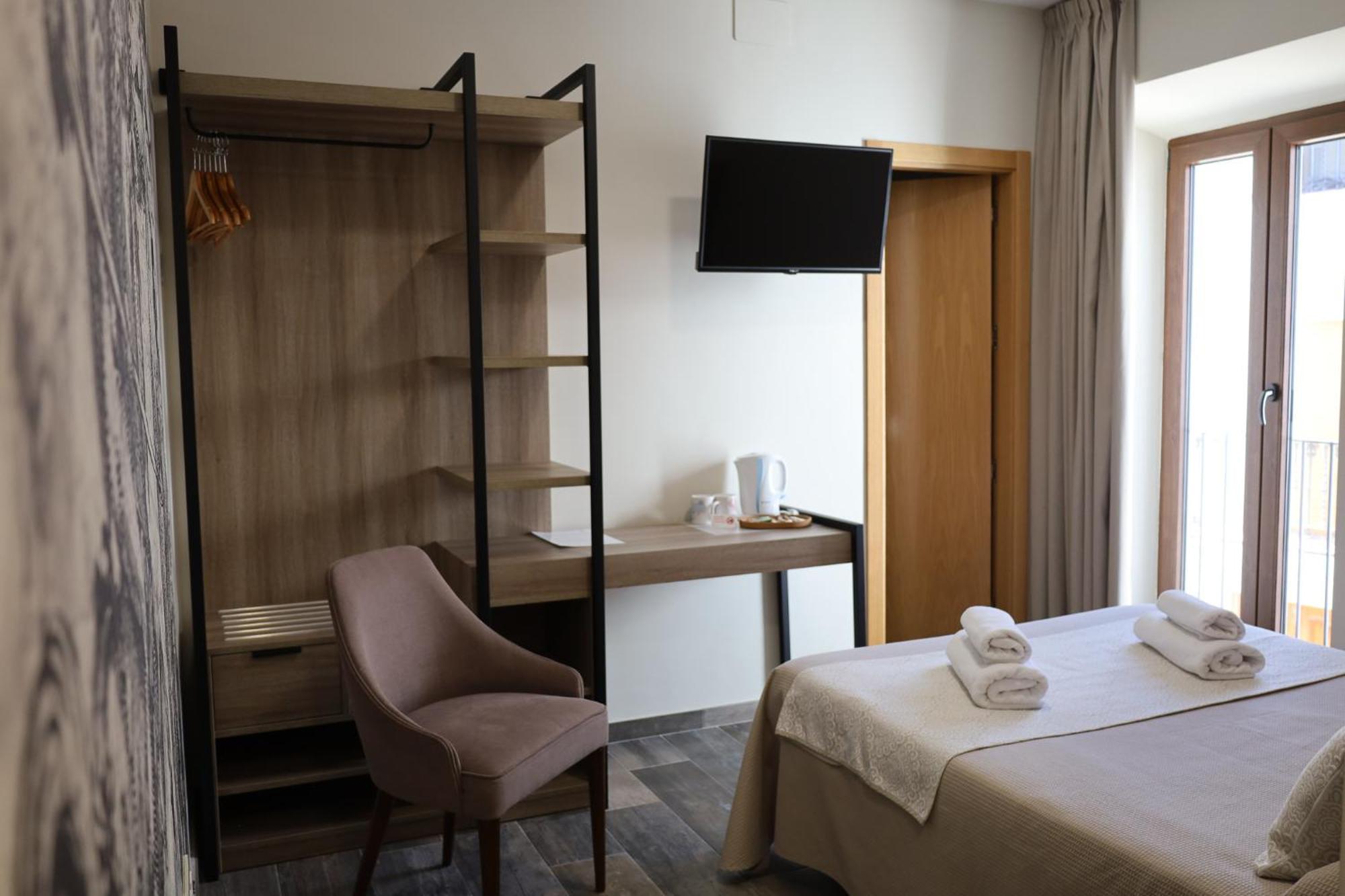 Hospedium Dlj Hostal Tematico Desde La Juderia Arjona エクステリア 写真